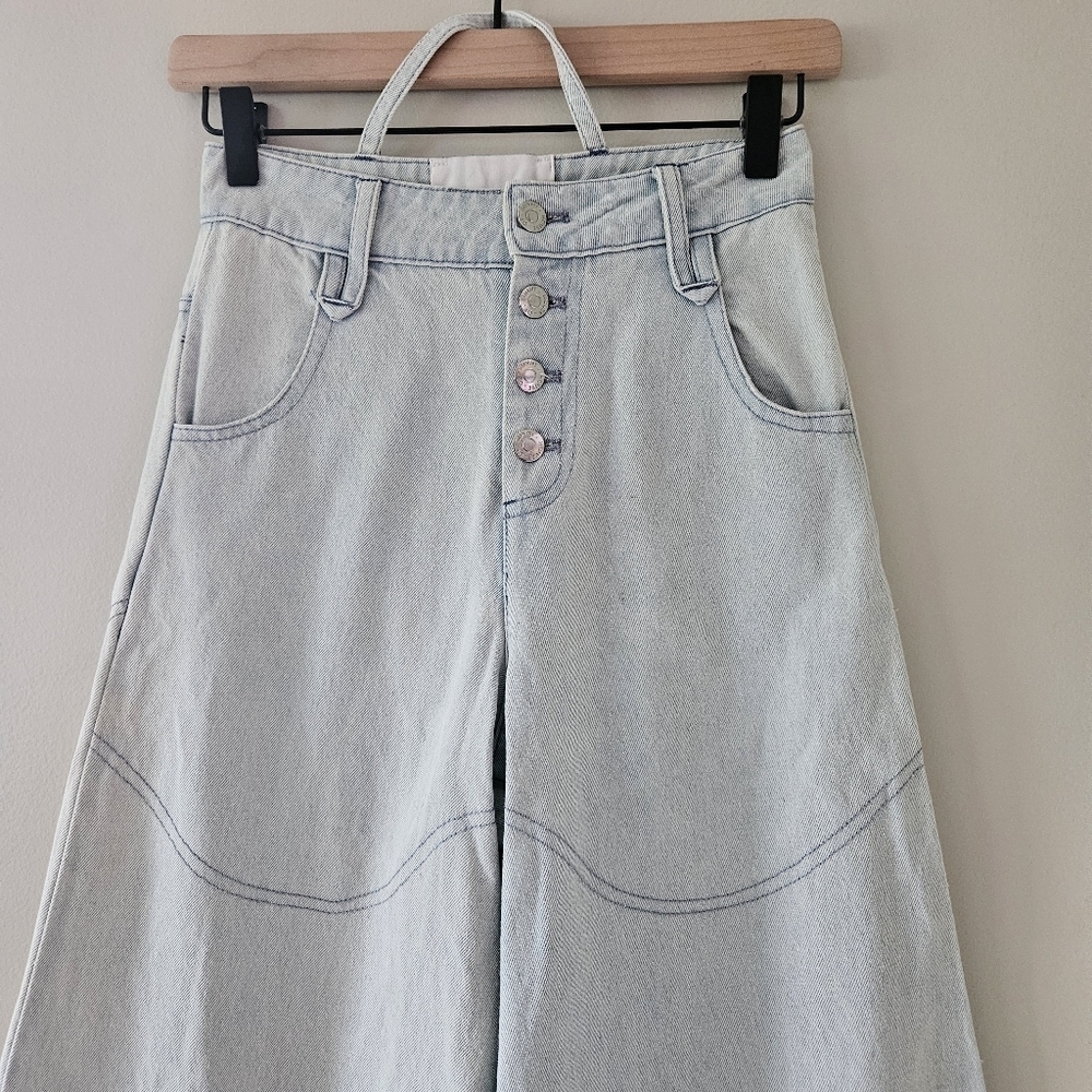 House Of Sunny Handlebar Curve Light Wash Wide Leg Jeans - Picture 3 of 13